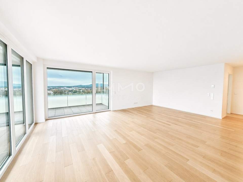 Luxury Residence with Open Views: 4th Floor - commission free