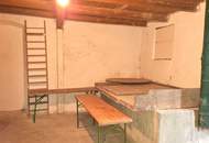 Weinkeller mit Presshaus und Kellerröhre!