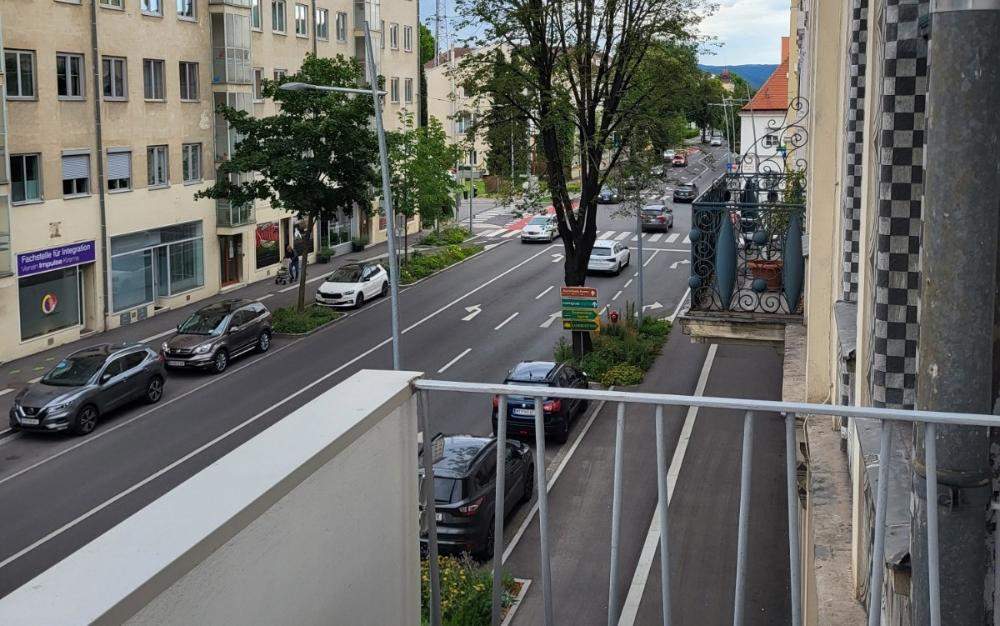 Kremser Ringstraße; 4-Zimmer-Wohnung mit 2 Balkonen in bester Zentrallage