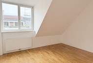 1040! 4 Zimmer Dachgeschoss-Wohnung mit ca. 32 m² großer Terrasse mit traumhaften Fernblick