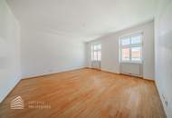 Großzügige 4-Zimmer Altbauwohnung mit Terrasse