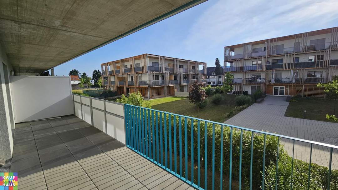 Kleine 2 Zimmerwohnung mit großem Westbalkon und Einbauküche!