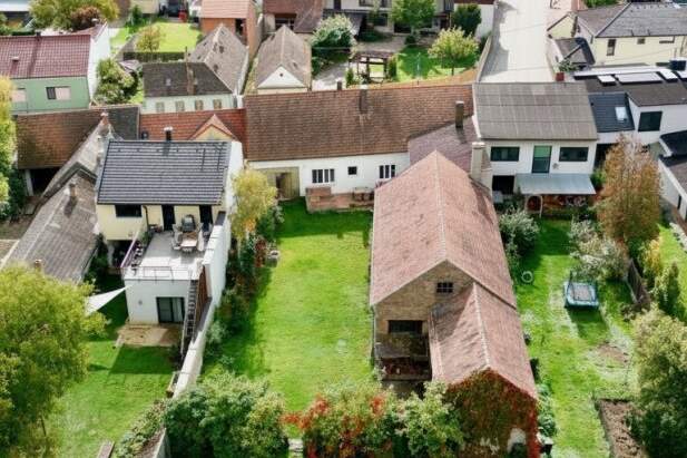 GROSSZÜGIG WOHNEN im WEINVIERTEL nur einen Sprung nach WOLKERSDORF oder nach WIEN!!, Haus-kauf, 890.000,€, 2211 Mistelbach