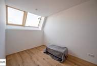 Erstbezug mit weitläufigem &amp; lichtdurchfluteten Wohnbereich, sowie 2 hofseitigen Freiflächen