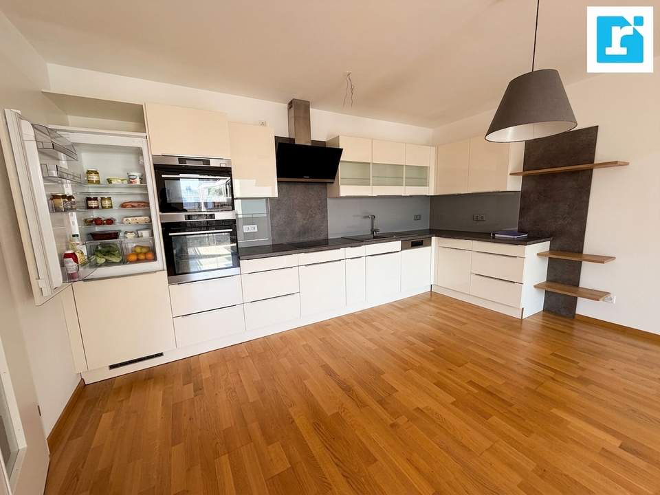Traumhafte Stadtwohnung mit Balkon und Garage