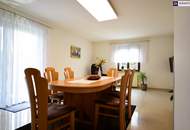 Einladendes Zweifamilienhaus in Kalsdorf bei Graz! Separate Einheiten und TOP Ausstattung, ein echtes Highlight! Finanzierung ohne Eigenkapital möglich und leistbare Rückzahlung mit flexibler Laufzeit. Jetzt Ihr Traumhaus entdecken!