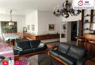 Außergewöhnliches Einfamilienhaus mit Geschichte, großzügigem Raumangebot, besonderem Charakter und parkähnlichem Garten.