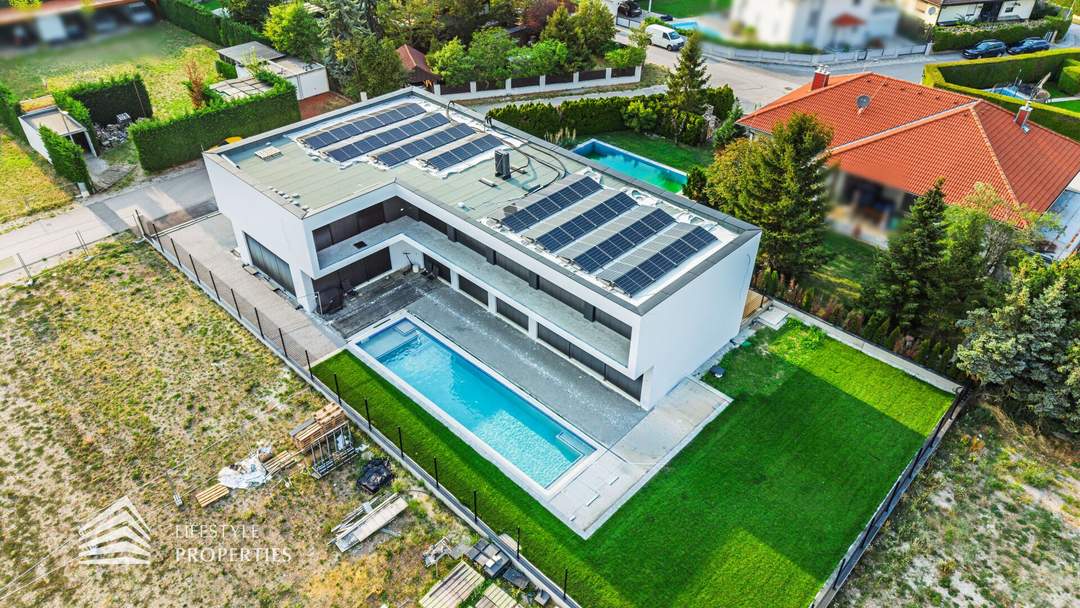 Exklusive Designvilla mit Firmensitz, 15-Meter-Pool & 271 m² Fahrzeuggarage