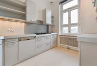 Luxus 4-Zimmer Altbaujuwel beim Schloßquadrat.