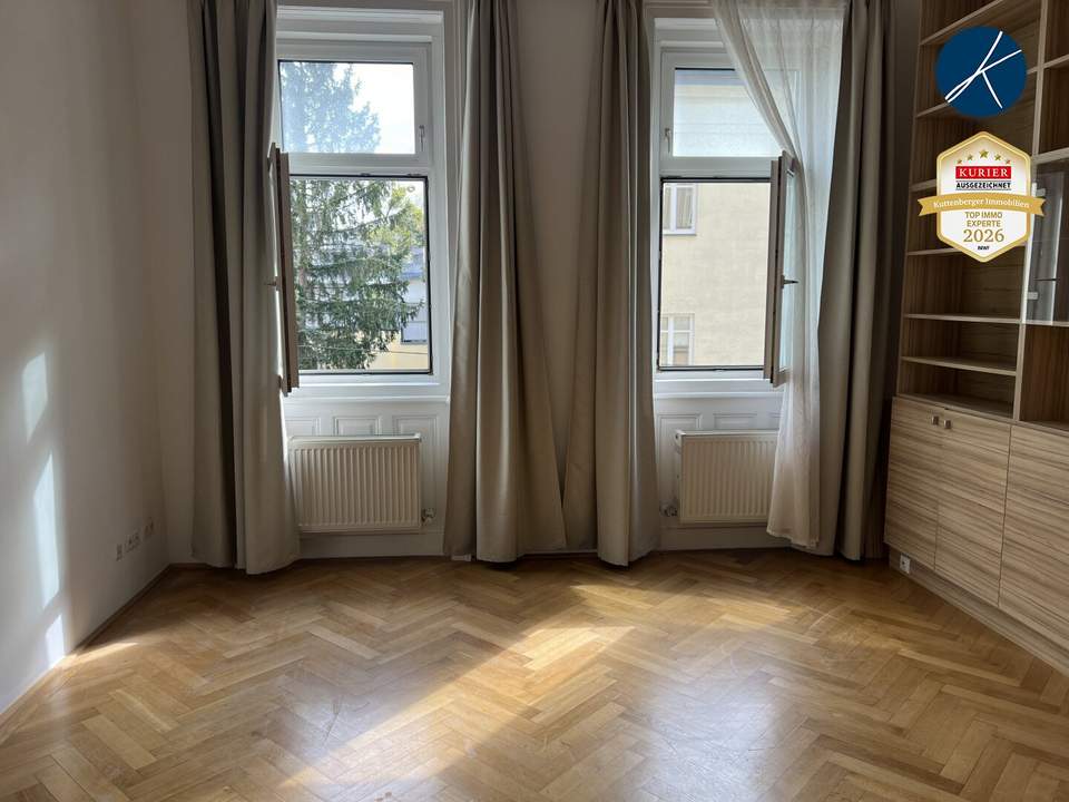 Gepflegter Altbau: Schöne Zwei Zimmer plus Küche