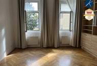 Gepflegter Altbau: Schöne Zwei Zimmer plus Küche