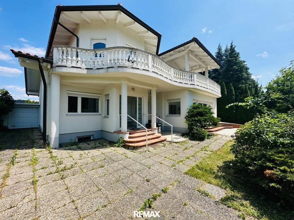 PREISREDUKTION! Großzügige Villa in Graz-Straßgang auf sonnigem Grundstück mit hoher Bebauungsdichte!