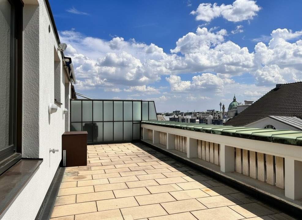 Ruhig gelegene 3 Zimmer Wohnung mit 40m² Terrasse im 9. Liftstock!