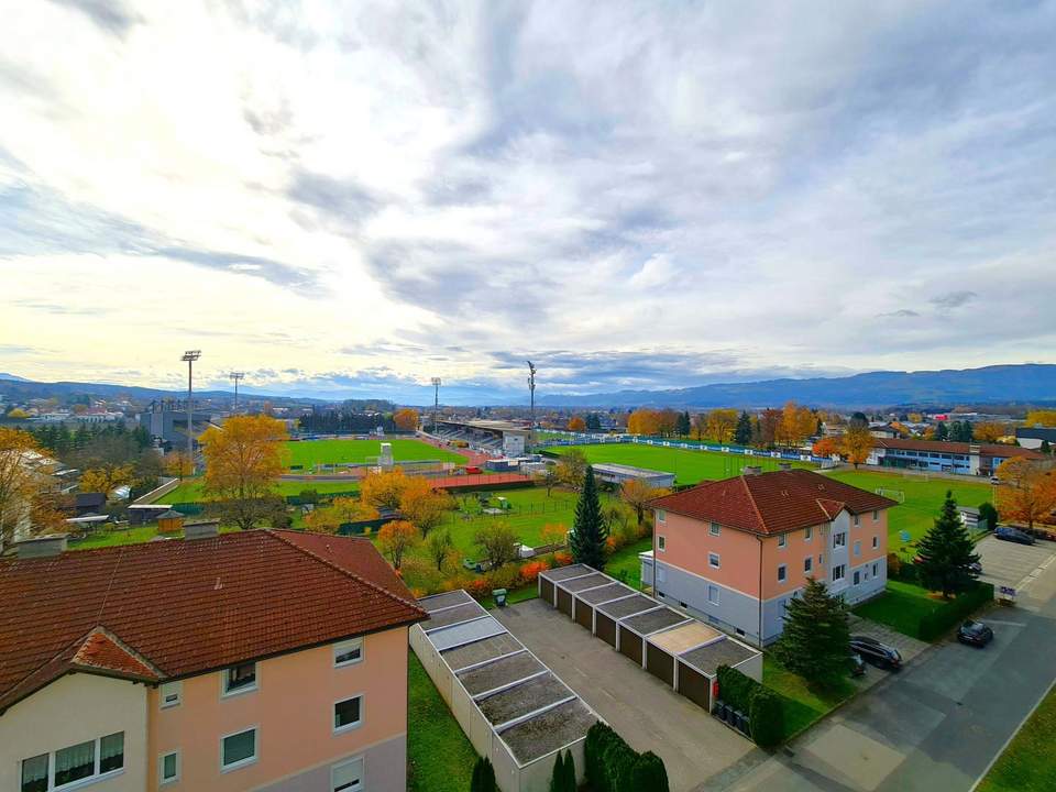 Traumhafte 4-Zimmer-Wohnung mit Panoramablick, zwei Loggien & Garage
