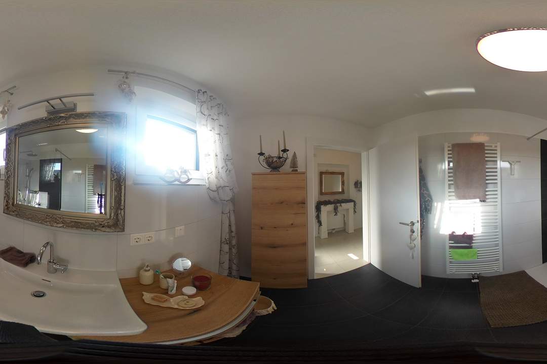 Exklusiv ausgestattetes, komplett renoviertes Einfamilienhaus mit Wellnessbereich &amp; Smart-Home!