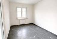 Stilvolle Doppelhaushälfte mit Garten, Designküche und überdachter Terrasse