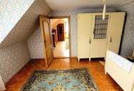 Großzügiges Zweifamilienhaus mit Innenhof, Gewölbekeller und traumhaftem Ausblick