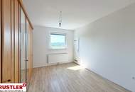 schön saniert & sofort bezugsbereit! perfekt geschnittene 2-Zimmer-Wohnung mit verglaster Loggia