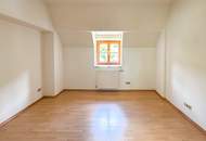 Großzügige 6-Zimmer-Wohnung im charmanten „Adlerhof“ - inkl. Eigengarten und Stellplatz