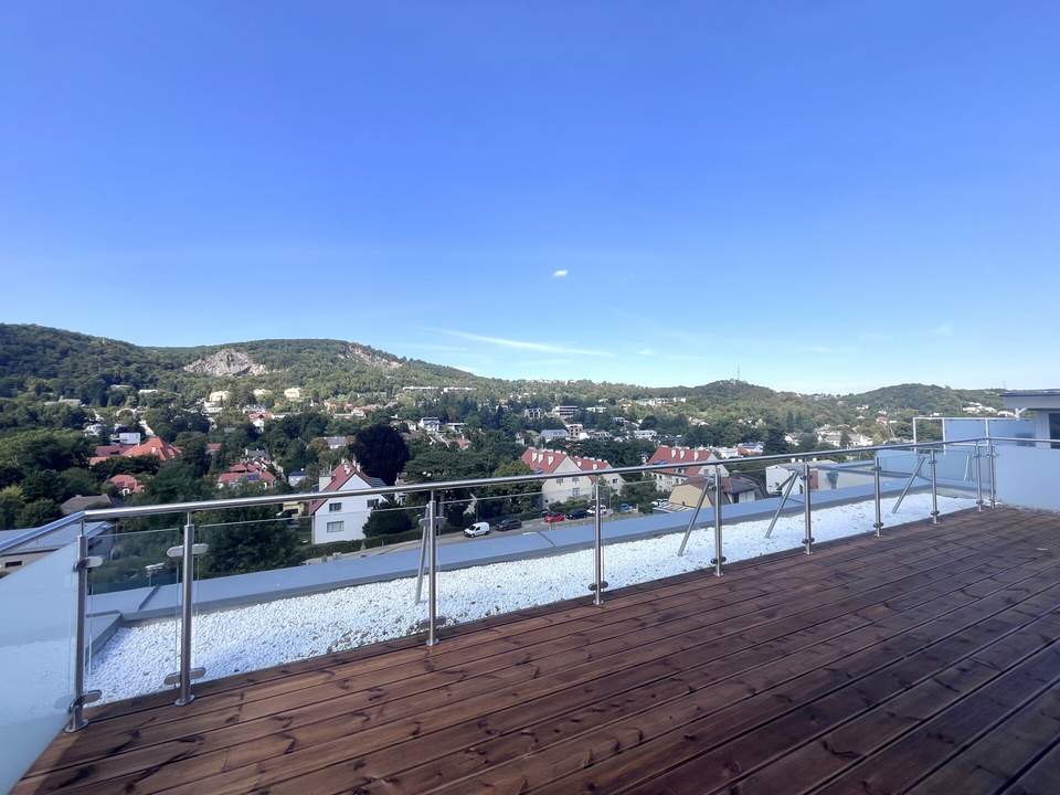 Dachterassentraum mit traumhaften Panoramablick und Eigengarten