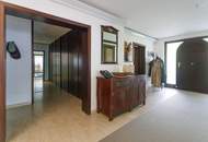 1170 AM HEUBERG: GROßZÜGIGER FAMILIENWOHNSITZ MIT INDOORPOOL, WELLNESS, GARTEN & WIEN-BLICK