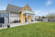 Klassisches Dreigiebelhaus mit eigenem Sonnen- Salar- Heizkraftwerk in Ruhelage an einer Sackgasse