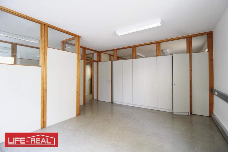 Großzügiges Büro / Ordination in Toplage: Vielseitige Nutzung in historischem Ambiente im Zentrum von Ried, Gewerbeobjekt-miete, 1.530,00,€, 4910 Ried im Innkreis