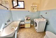 Sonniges großes Grundstück mit sanierungsbedürftigem Haus