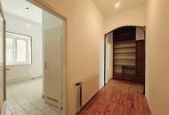 Vorgarten: Gemütliche Balkonwohnung + Idealer Grundriss + Sonniges Wohnzimmer + Teilbar auf 2-3 Zimmer