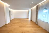 Stilvolle Doppelhaushälfte mit Garten, Designküche und überdachter Terrasse