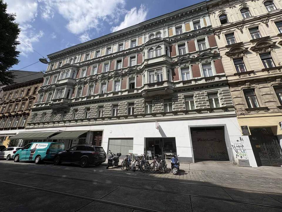 Top Lage - Unbefristet vermietete 4 Zimmer Wohnung - Nähe Rathaus!