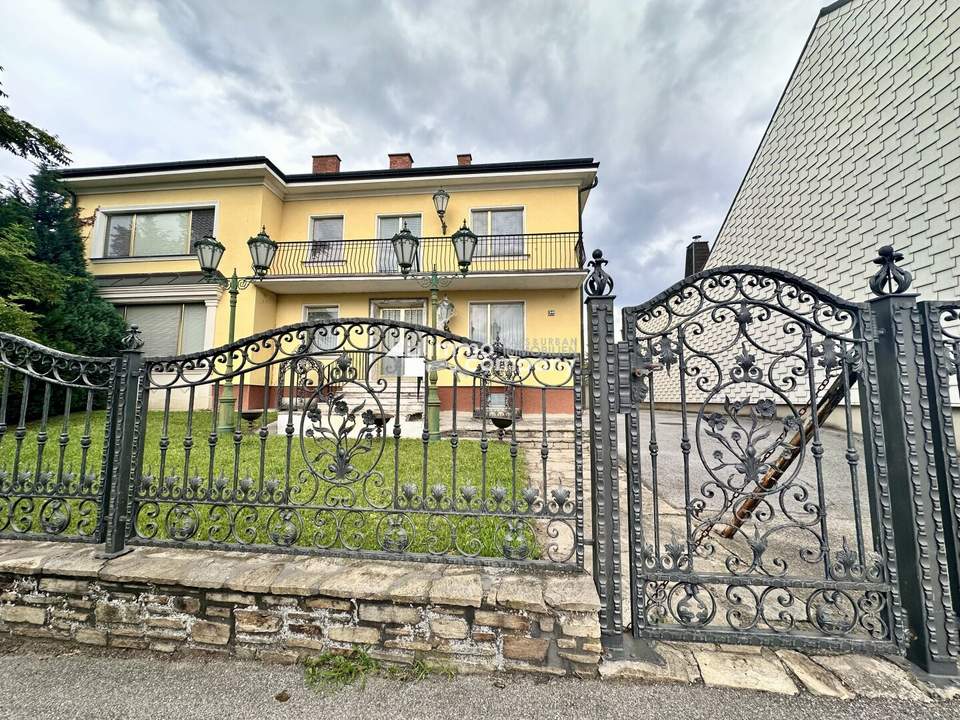 Traumhaftes Einfamilienhaus in Lassee: 9 Zimmer, Garten, Balkon und mehr!