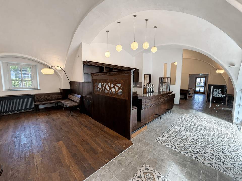 Einzigartige Gastrofläche im Schloss Wolfpassing – bereit für Ihre Idee