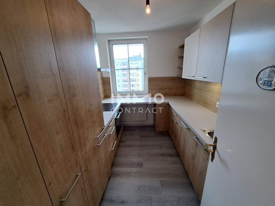 **Ab sofort** Sonnige 3-Zimmer Wohnung in der Volksfeststrasse 34 - Top 10