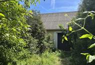 Zwei stark renovierungsbedürftige Häuser mit Garten und Garage in Mehrparteienhof in Rechnitz