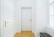 Repräsentative 2-Zimmer-Altbauwohnung mit zeitloser Eleganz