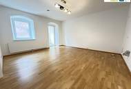 Moderne Altbauwohnung mit Klimaanlage und Balkon!