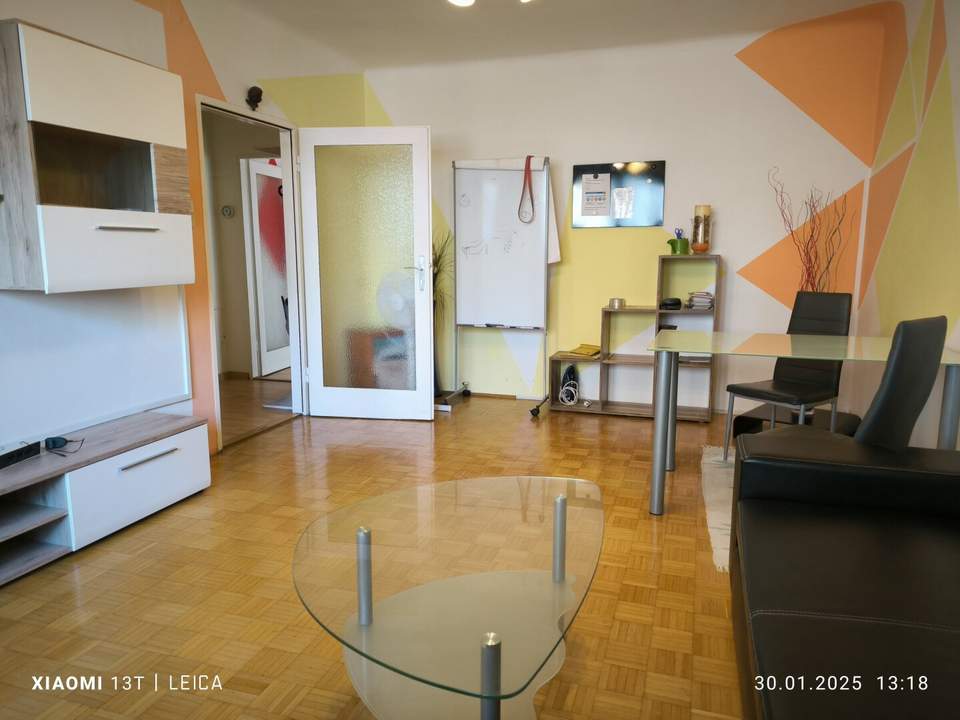 Charmante 2-Zimmer-Wohnung mit Loggia nahe Augarten - auch WG tauglich!