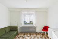 Charmantes Einfamilienhaus mit großzügigem Garten, 2 Garagen und viel Potenzial