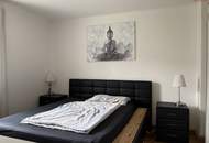 Besondere Wohnqualität in herrlicher Grünlage: charmante 2-Zimmer-Erdgeschosswohnung mit hochwertigem Badezimmer, praktischer Raumaufteilung und tollem Preis-Leistungs-Verhältnis ab Dezember bezugsbereit!