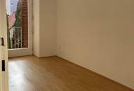 ++ PERFEKTE WG-WOHNUNG ++ 3-Zimmer mit Extraküche und 2 Balkonen nahe Murradweg