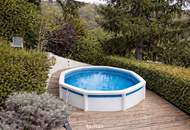 Grünes Refugium mit Pool, Terrasse und herrlicher Aussicht