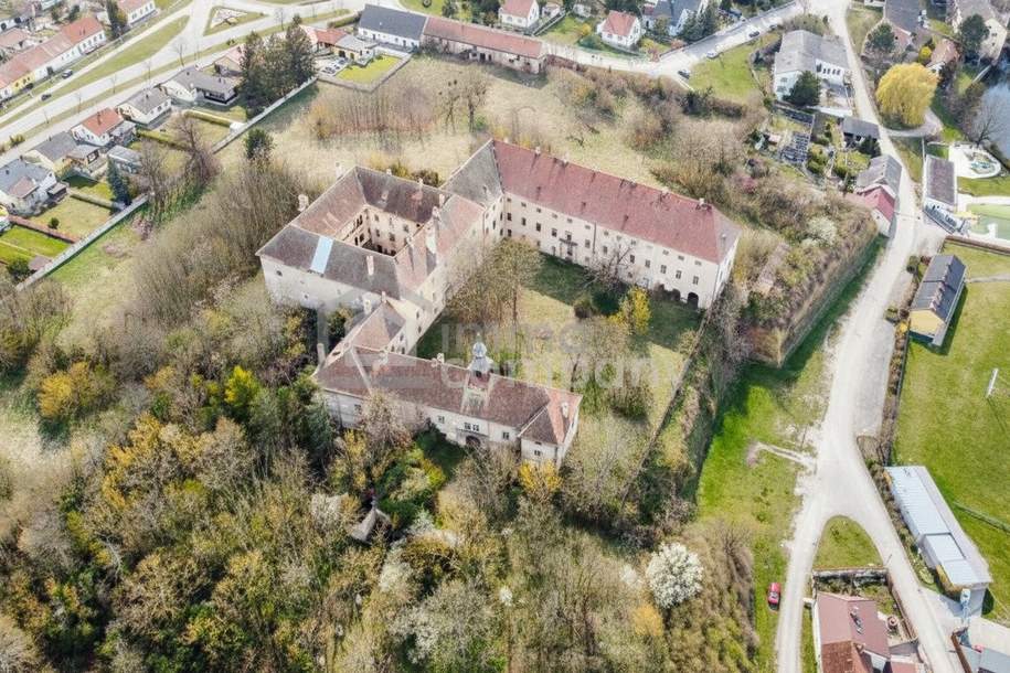Historisches Anwesen mit weitläufigem Grundstück!, Grund und Boden-kauf, 2.300.000,€, 2274 Mistelbach