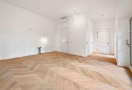 HOFLAGE mit BALKON! Luxus-Erstbezug mit 3,30 m Raumhöhe im 1. Obergeschoß