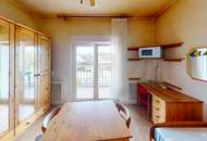Großzügiges Zweifamilienhaus mit großem Garten und viel Potenzial