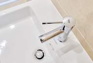 Lagezuschalg möglich! Ordination / Büro beim belebten Aumannplatz!