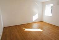 Attraktive 4-Zi.-Terrassenwohnung im 3-Parteienhaus