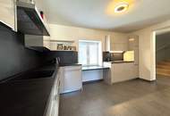 Stadthausflair in Perchtoldsdorf mit Burgblick | Exklusive Maisonettewohnung mit Terrasse & Eigengarten | 3 Zimmer | ca. 115 m² | Schremsgasse