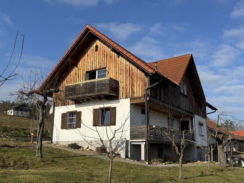 Charmantes Zweifamilienhaus in begehrter Lage!