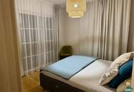 Großer Eigengarten: 4-Zimmer-Wohnung mit Saunahäuschen